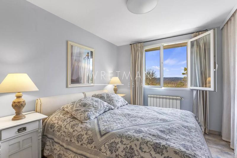 Maison - 218 m² - 8 pièces