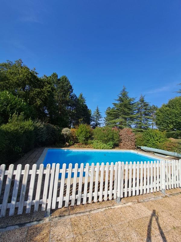 Maison - 261 m² - 7 pièces