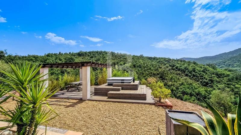 Villa - 290 m² - 8 pièces