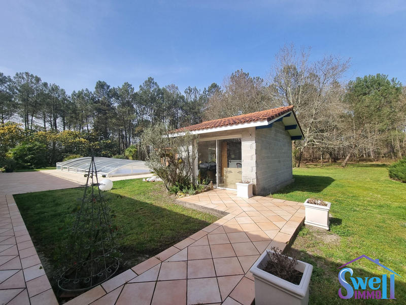 Maison contemporaine - 303 m² - 10 pièces