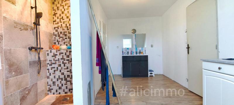 Maison - 300 m² - 8 pièces