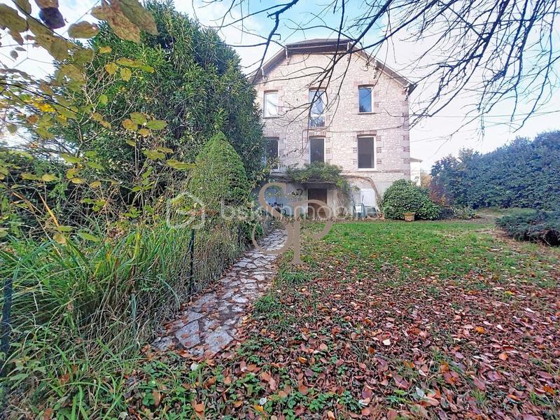 Maison en pierre - 190 m² - 8 pièces