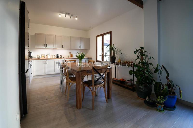 Maison traditionnelle - 153 m² - 6 pièces