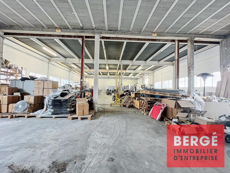 Entrepôt - 1 800 m²