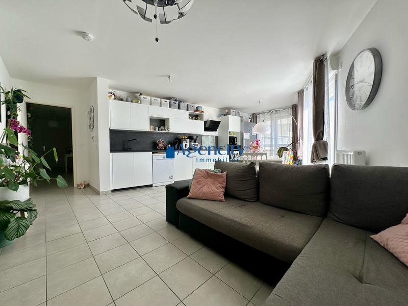 Appartement - 90 m² - 4 pièces