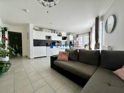 Appartement - 90 m² - 4 pièces