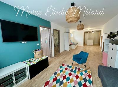 Maison - 250 m² - 10 pièces