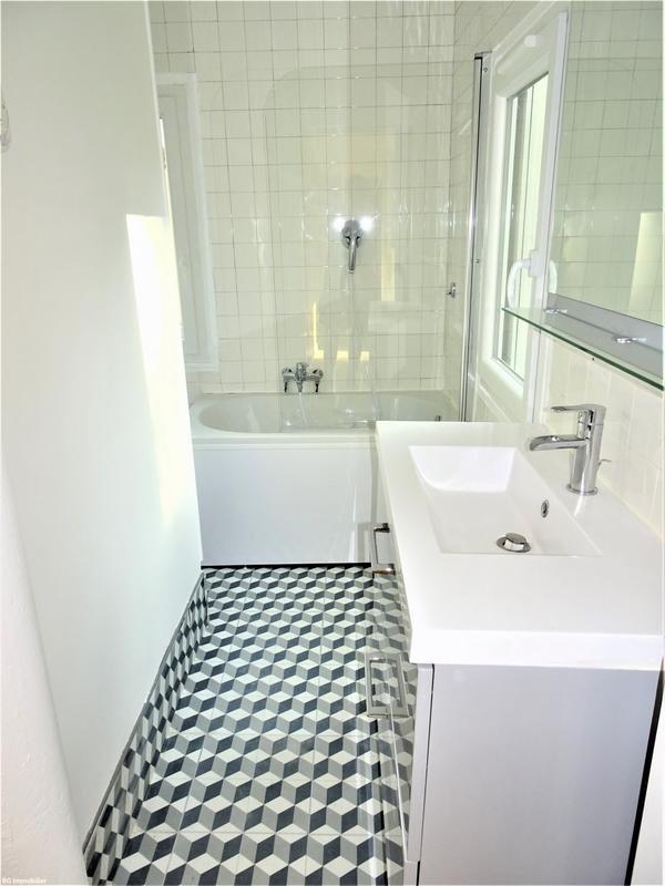 Maison - 240 m² - 9 pièces