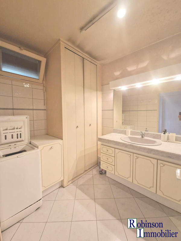 Appartement - 93 m² - 4 pièces