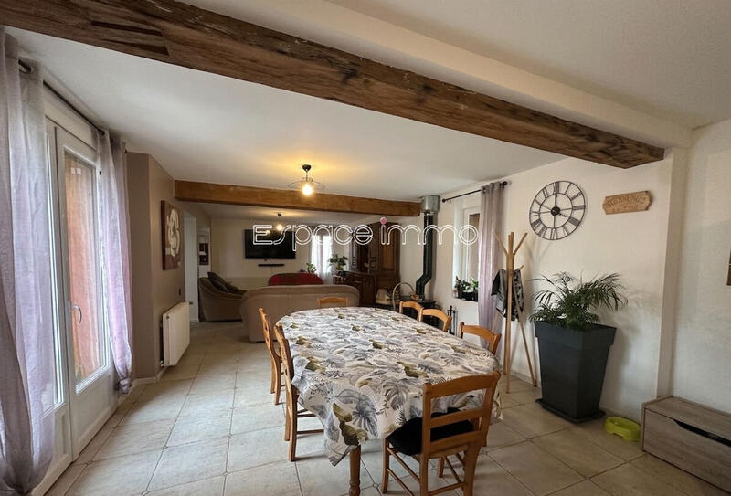 Maison - 196 m² - 9 pièces