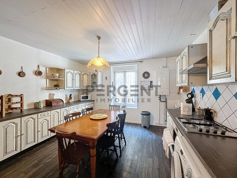 Maison - 231 m² - 9 pièces