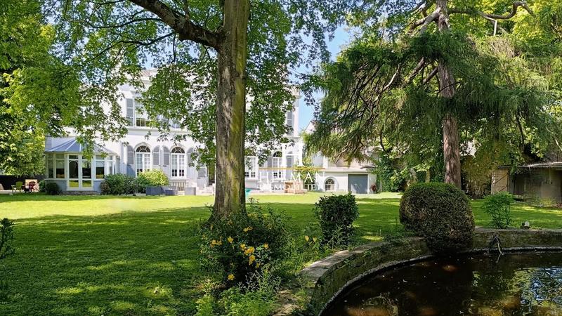 Maison - 316 m² - 12 pièces