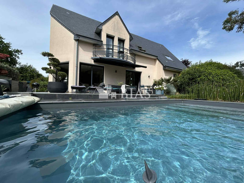 Maison contemporaine - 197 m² - 6 pièces