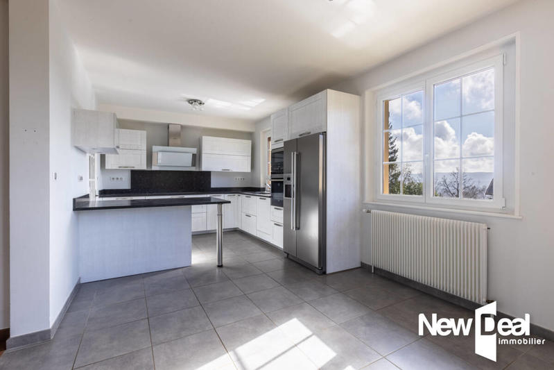 Maison - 230 m² - 7 pièces