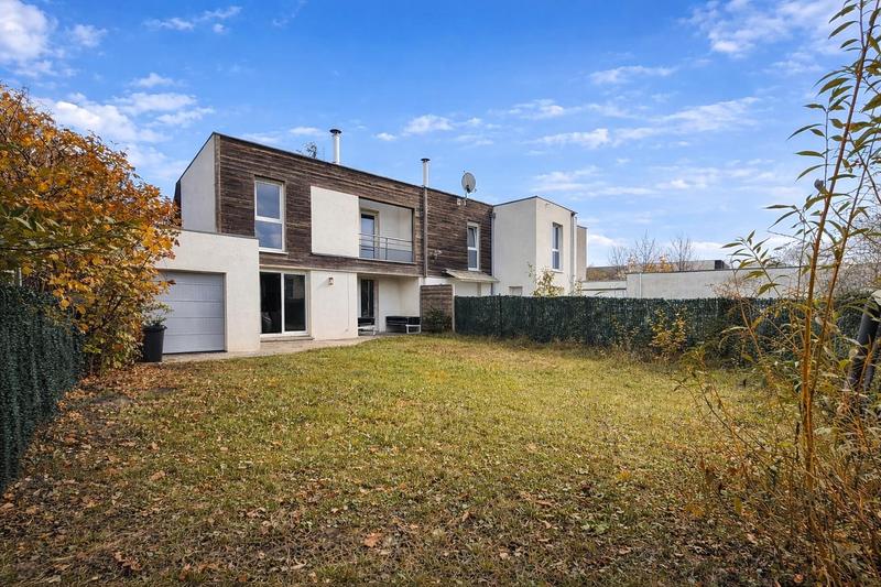 Maison traditionnelle - 99 m² - 4 pièces