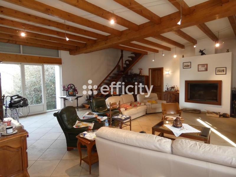 Maison - 360 m² - 9 pièces