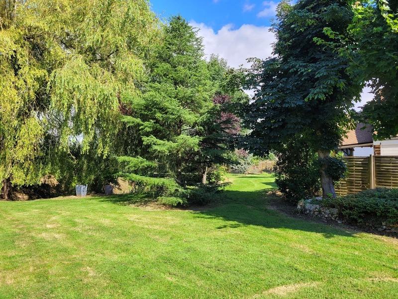 Maison - 242 m² - 8 pièces