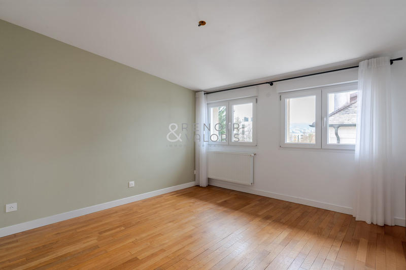 Appartement - 103 m² - 5 pièces