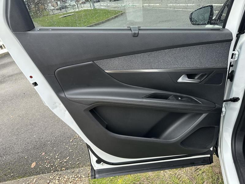 Peugeot 5008 Allure 1.5 BlueHDI 130 Bvm6