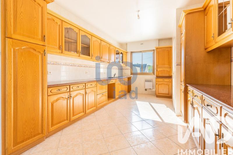 Maison - 180 m² - 6 pièces