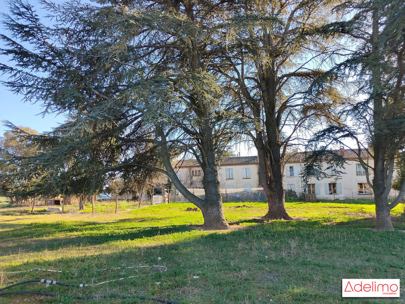 Mas - 1 582 m² - 15 pièces