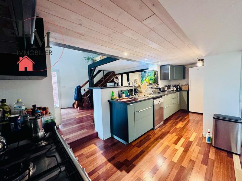 Villa - 295 m² - 10 pièces