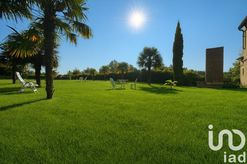 Maison - 215 m² - 8 pièces