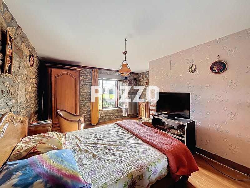 Maison - 104 m² - 4 pièces