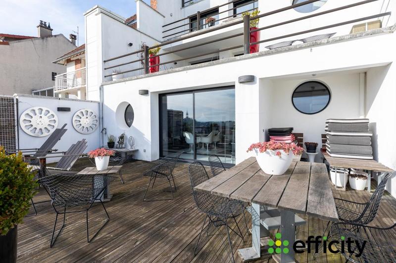 Maison - 358 m² - 7 pièces