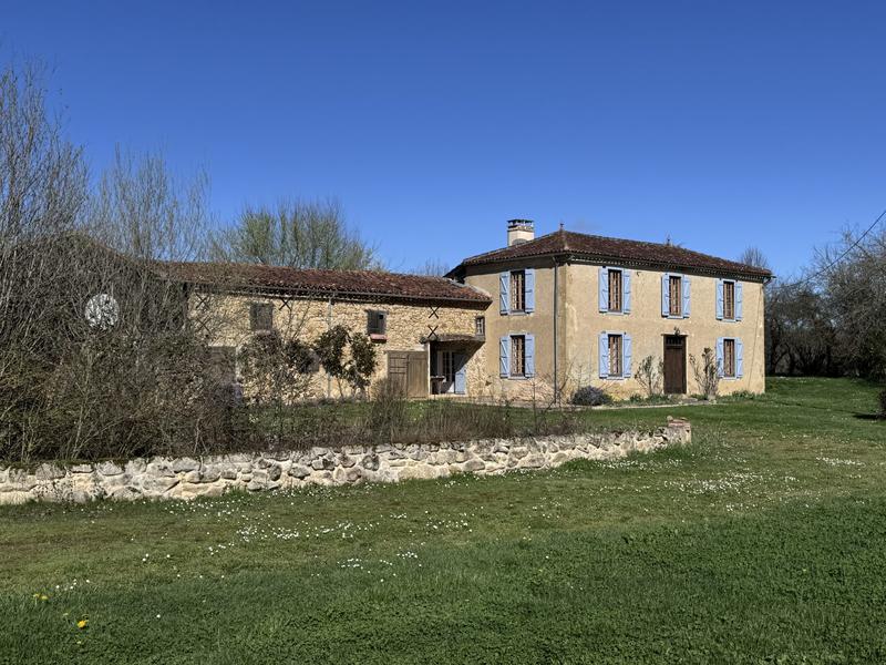 Maison - 205 m² - 7 pièces