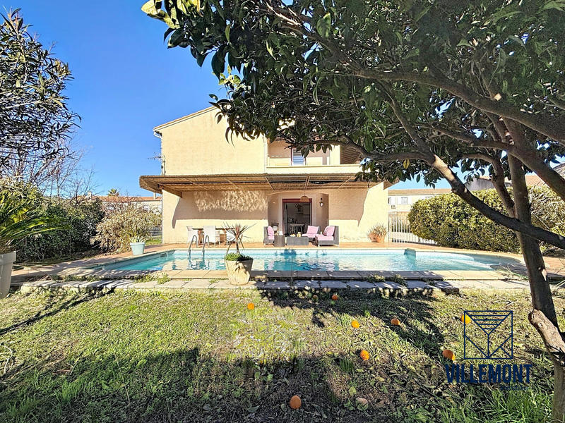 Maison - 210 m² - 9 pièces