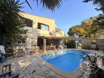 Villa - 573 m² - 6 pièces