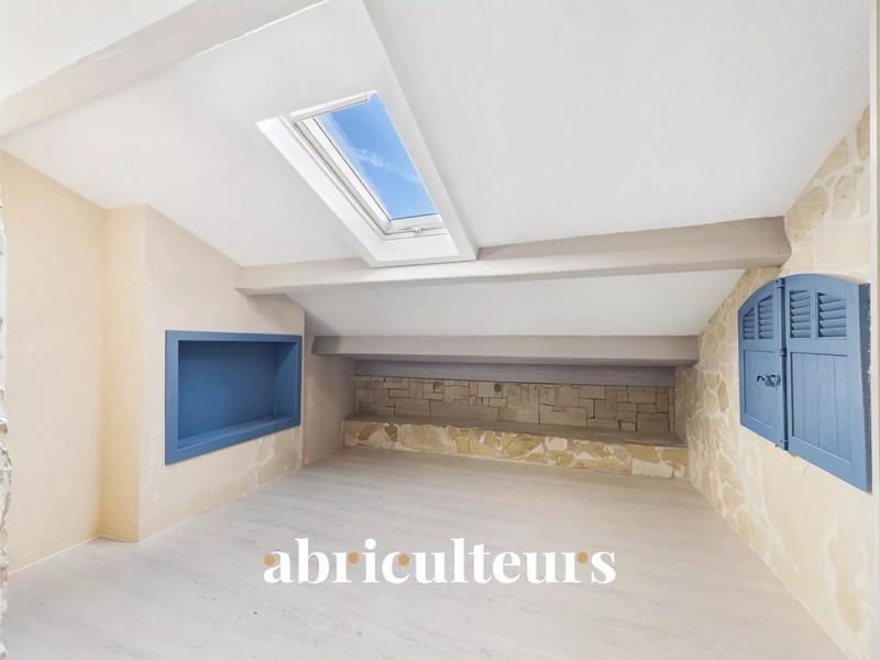 Maison - 180 m² - 7 pièces