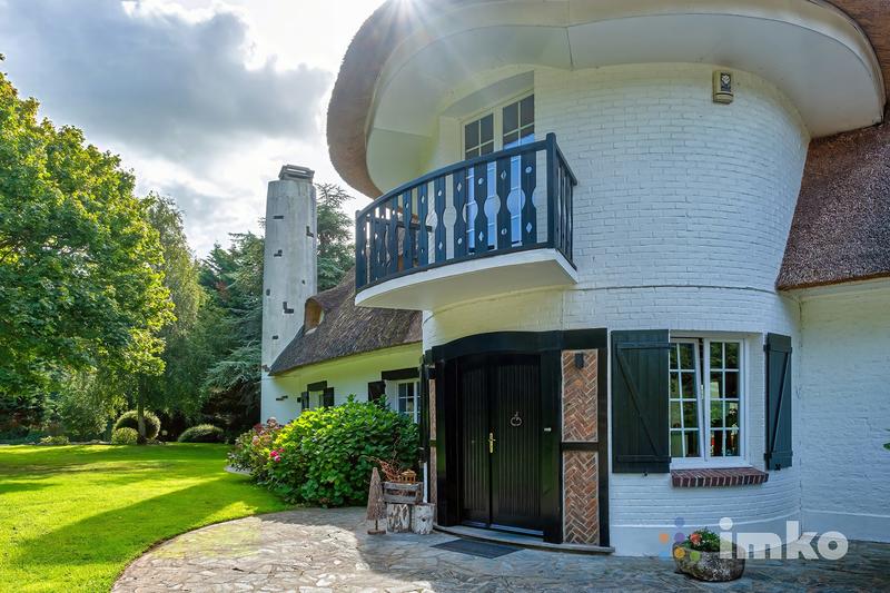 Maison - 450 m² - 6 pièces