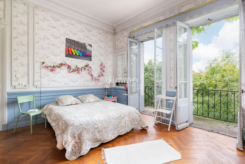 Demeure - 350 m² - 15 pièces