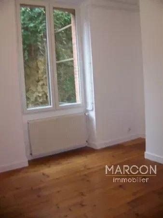 Maison - 428 m² - 18 pièces