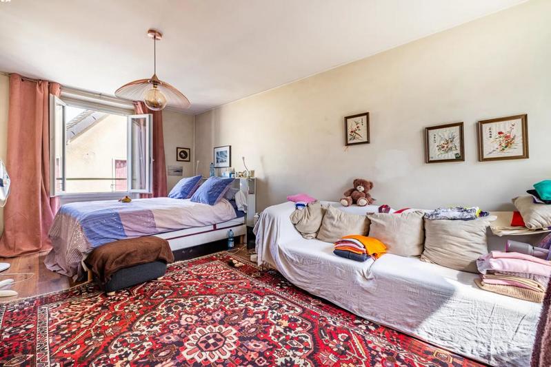 Maison - 207 m² - 8 pièces