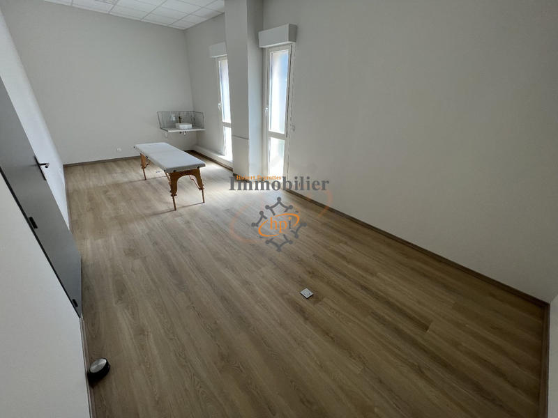 Bureau - 48 m² - 5 pièces