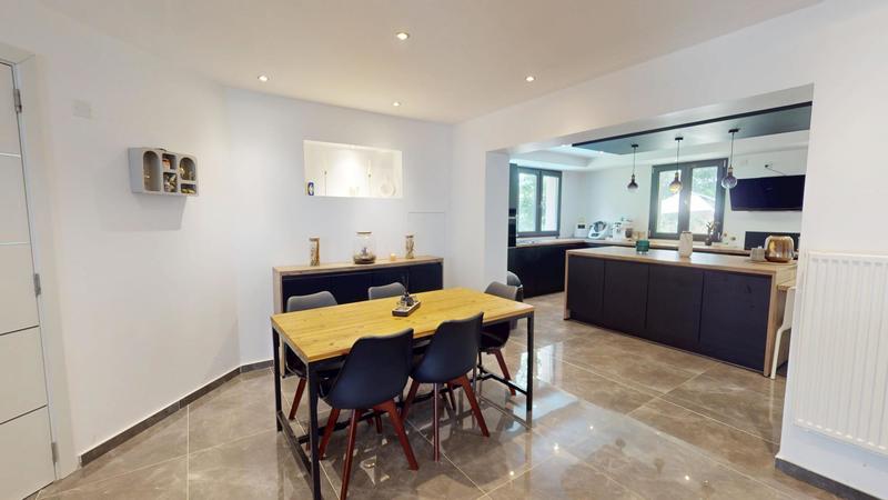 Maison - 150 m² - 5 pièces