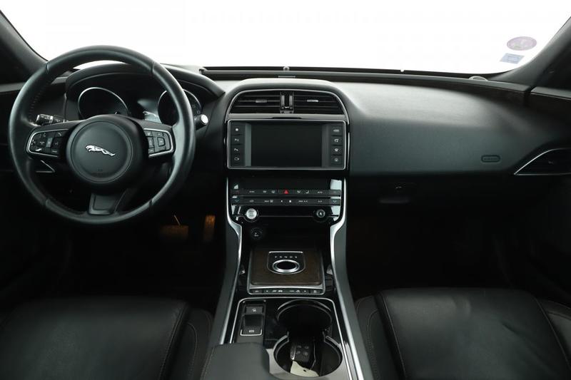 Jaguar Xe 2.0 Prestige Auto 200 ch