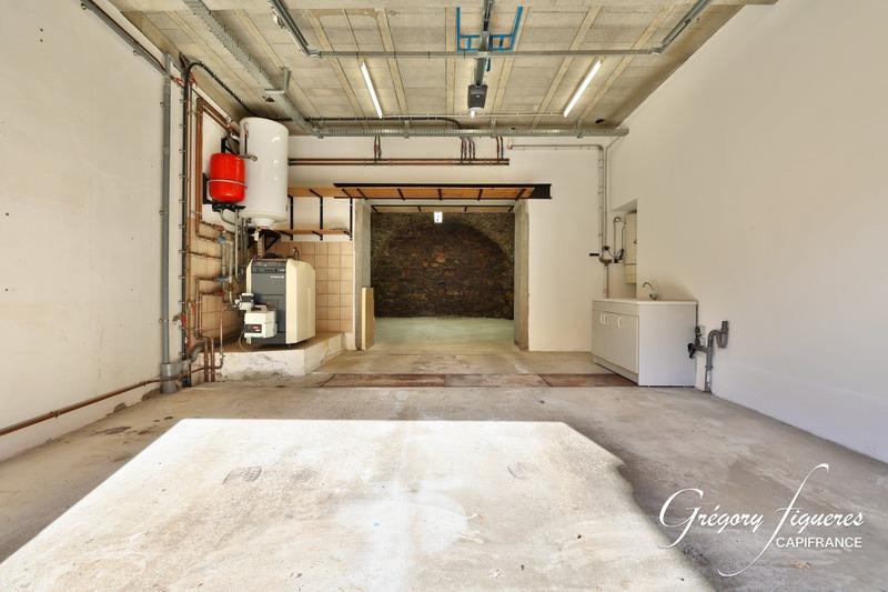 Maison - 224 m² - 7 pièces