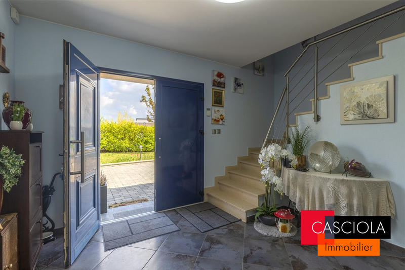 Maison - 212 m² - 9 pièces