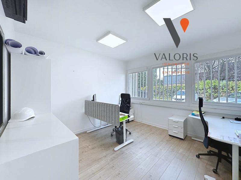 Bureau - 164 m² - 9 pièces