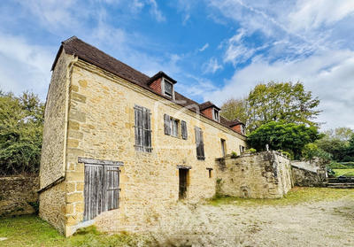 Maison - 276 m² - 8 pièces