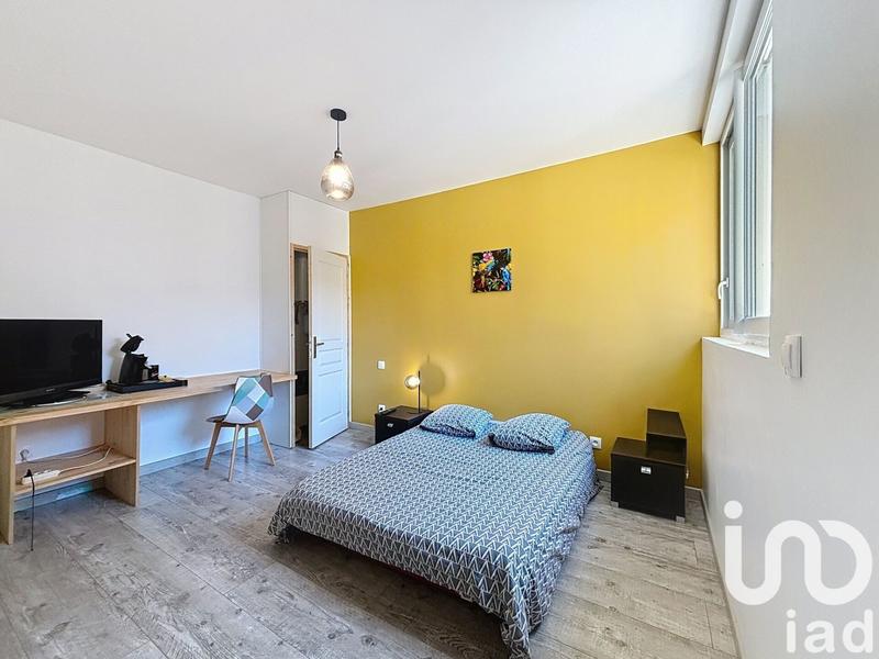 Maison - 180 m² - 8 pièces