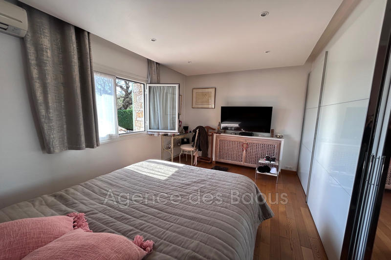 Maison - 260 m² - 7 pièces