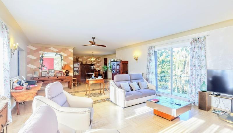 Maison bourgeoise - 376 m² - 8 pièces