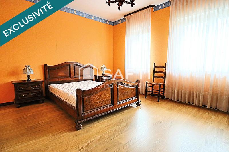 Maison - 233 m² - 9 pièces