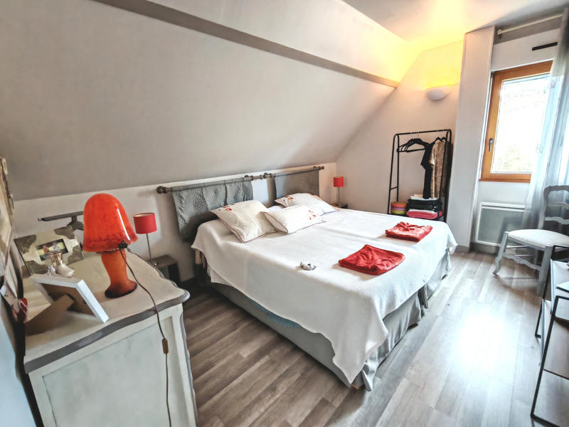 Maison - 161 m² - 8 pièces