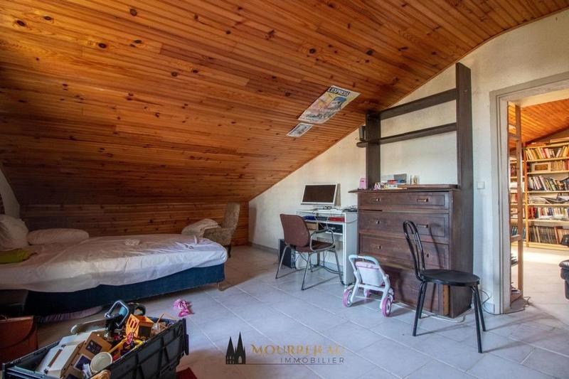 Maison - 260 m² - 8 pièces